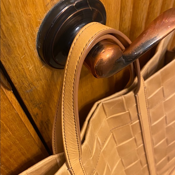 Fossil Carmen Tan Woven Leather Tote Bag with adjustable strap. No hang tag - Picture 4 of 14